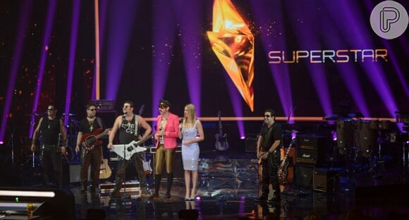 Quatro bandas ganham vaga na primeira noite do reality musical 'Superstar' na Globo; Fernanda Lima e André Marques apresentam a atração