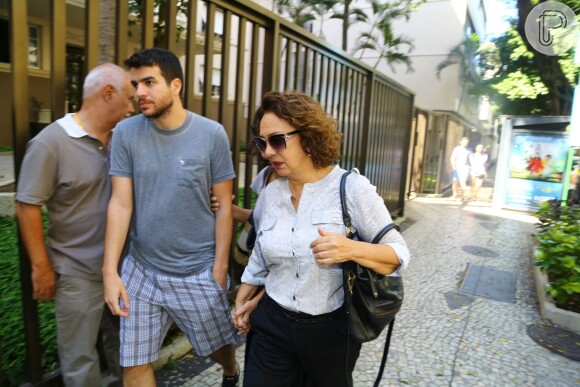 Eliane Giardini esteve no velório de José Wilker, no Rio de Janeiro