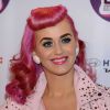 Katy Perry também já pintou os cabelos de rosa