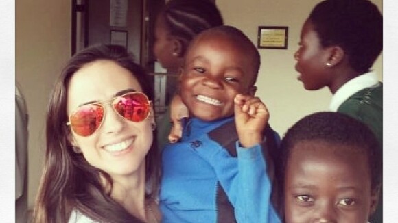 Tatá Werneck apadrinha uma criança em orfanato da África: 'Princesa linda'