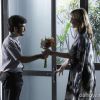 Paulinha (Christiana Ubach) seduz Breno (Celso Reeks) para convencê-lo a se aliar a Tereza (Carolina Ferraz) em 'Além do Horizonte', em 11 de abril de 2014