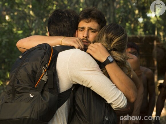 William (Thiago Rodrigues) dá sua bênção para o namoro de Lili (Juliana Paiva) e Marlon (Rodrigo Simas), em em 'Além do Horizonte', em 18 de abril de 2014
