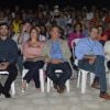 Público assiste à estreia de 'Paixão de Cristo'