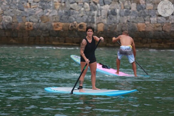 13 de abril de 2014 - Tammy Miranda pratica stand up paddle no Rio
