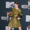 Shailene Woodley posa no tapete vermelho do MTV Movie Awards 2014