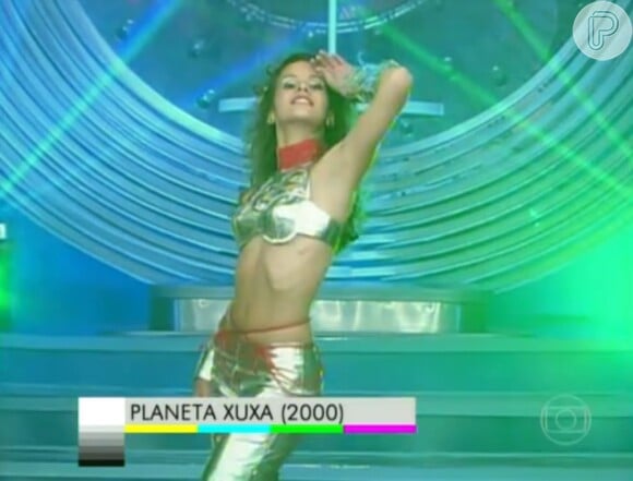 Fernanda de Freitas dançando no Planeta Xuxa, em 2000