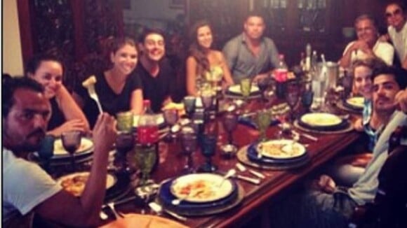 Ronaldo almoça com a família do novo affair, Paula Morais, e com Bruno De Luca