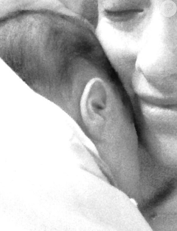Olivia Wilde publica foto com o primeiro filho, Otis Alexander Sudeikis