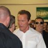 Arnold Schwarzenegger participa do 'Arnold Classic Brasil', no Riocentro, Rio de Janeiro, e posa simpático com fãs