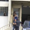 Demi Lovato atende fãs na porta do hotel Sheraton, em São Conrado, na Zona Sul do Rio de Janeiro, onde está hospedada, em 28 de abril de 2014