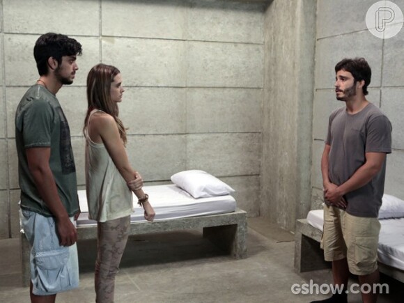 Lili (Juliana Paiva), Marlon (Rodrigo Simas) e William (Thiago Rodrigues) conseguem escapar da Comunidade sãos e salvos, em 'Além do Horizonte'