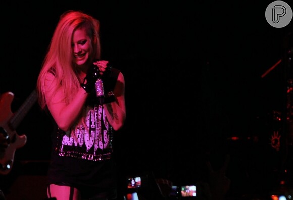 Avril Lavigne chegou ao Brasil nesta segunda-feira, 28 de abril de 2014