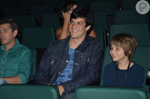 Mateus Solano assiste ao filme 'O menino e o Espelho', no festival Cine PE, em Olinda (30 de abril de 2014)