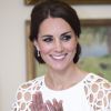 Anel de noivado de Kate Middleton foi avaliado em 300 mil libras, ou seja, mais de 1 milhão de reais