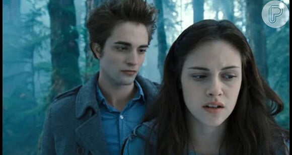 Robert Pattinson e Kristen Stewart em 'Crepúsculo'