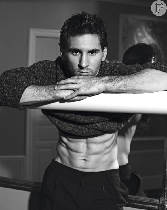 O argentino Lionel Messi não é famoso por ser um galã, mas é um supercraque e tem um corpo perfeito. Seria injustiça deixar o atacante fora da lista do 50 mais belos dos gramados