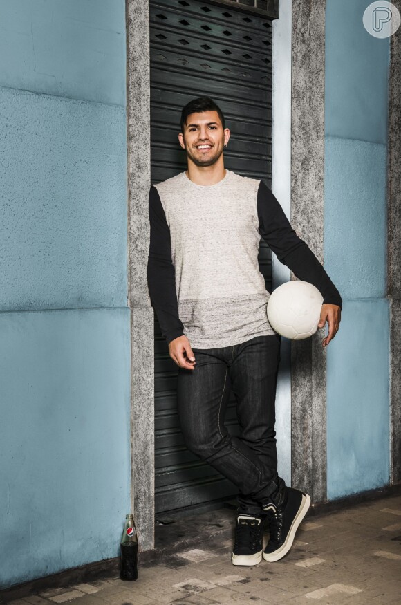Sergio Agüero é representante dos galãs da Seleção Argentina. O atacante de 26 anos foi eleito o jogador mais sexy do mundo pela revista 'Glam'Mag', de junho de 2014. No ano passado o craque também foi eleito no mesmo posto