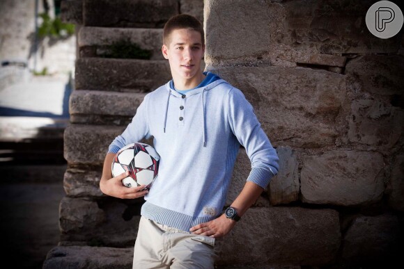 Com apenas 19 anos, o meia Mario Pasalic faz sua estreia em Copa do Mundo vestindo a camisa da Croácia