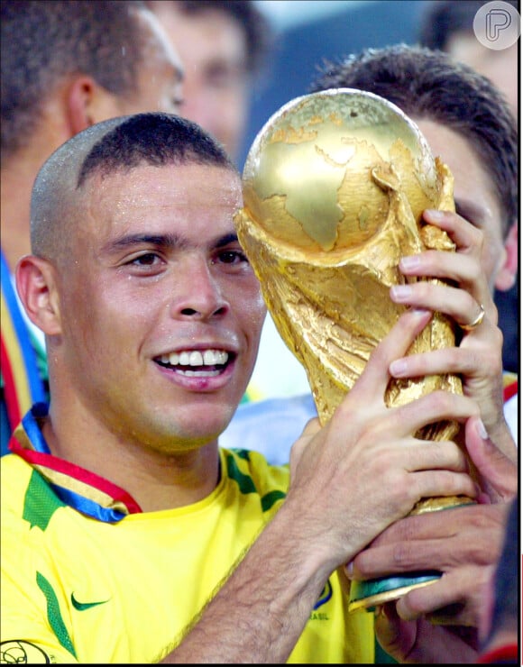 Na Copa do Mundo de 2002, no Japão, Ronaldo cortou o cabelo como o personagem Cascão, da Turma da Mônica. Na ocasião, o Brasil se consegrou pentacampeão