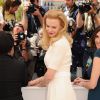 Nicole Kidman atrai a atenção dos fotógrafos