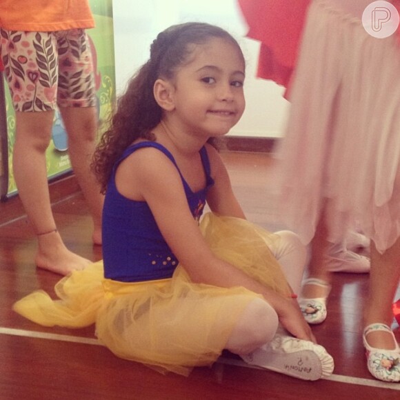 Olha que linda a filha da Camila Pitanga, Antonia, de bailarina!
