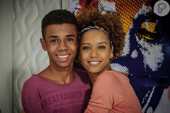 Verônica (Taís Araújo) é mãe de Vicente (Max Lima), que vai para a final do concurso que vai escolher o sussessor de Jonas Marra (Murilo Benício), em 'Geração Brasil'