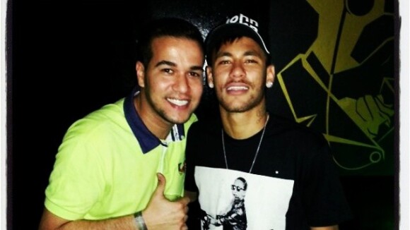 Neymar faz nova tatuagem como amuleto para Copa do Mundo: 'Fé'