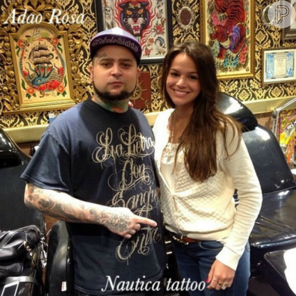 Até Bruna Marquezine já entrou na onda do namorado, Neymar, e fez algumas tattoos, optando por desenhos mais discretos