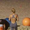 Carolina Dieckman se exercitou no final da tarde desta segunda-feira, 26 de maio de 2014, perto de sua casa, na praia de São Conrado, Zona Sul do Rio de Janeiro
