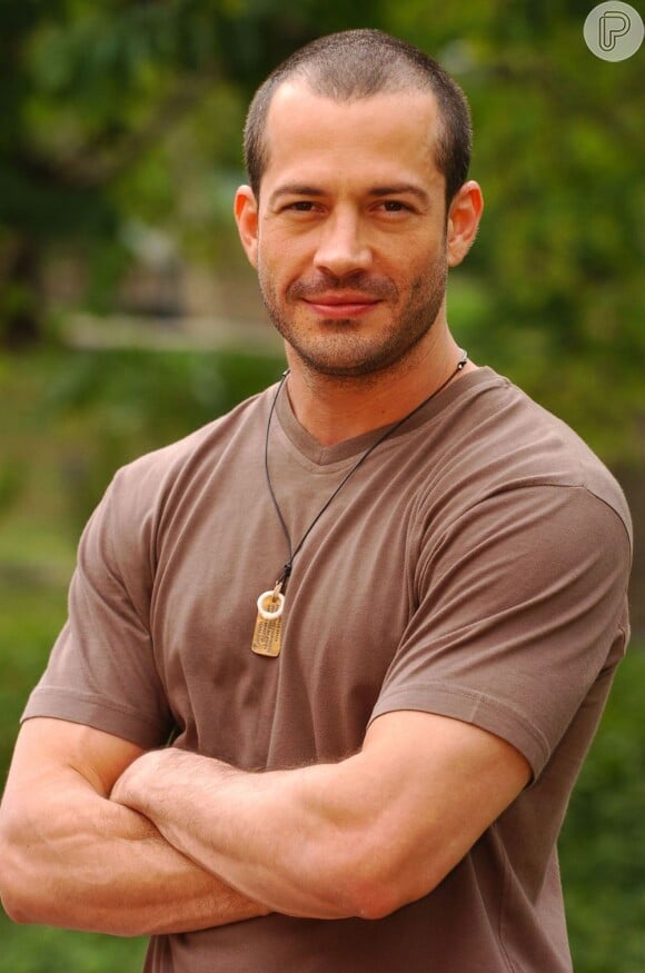 Malvino Salvador completa 37 anos em plena forma nesta quinta-feira (31); ator interpretou o coprotagonista Régis na novela 'Sete Pecados', exibida pela TV Globo em 2007