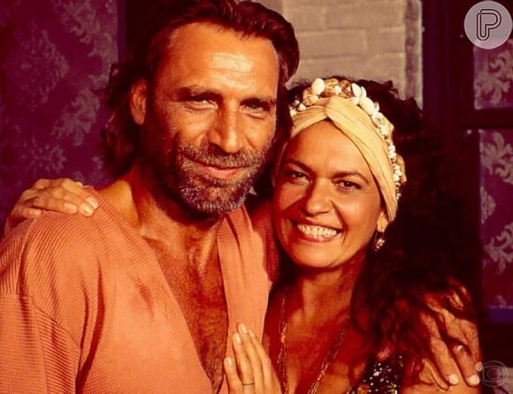 Herson Capri e Regina Dourado eram um casal em 'Tropicaliente'. A atriz morreu em 2012, aos 59 anos