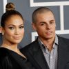 Apesar da boa fase profissional, Jennifer Lopez terminou recentemente o relacionamento de dois anos e meio com o dançarino Casper Smart