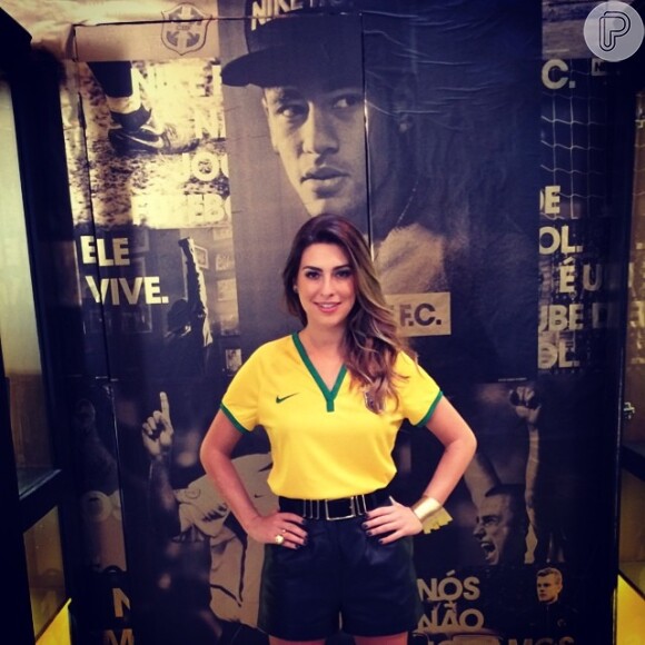 Fernanda Paes Leme é apaixonada por futebol