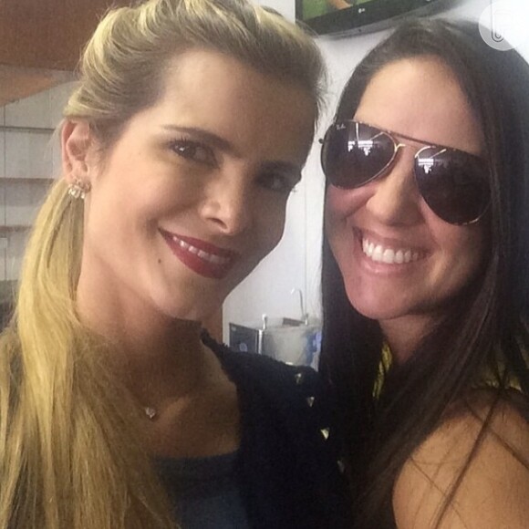 Graciele Lacerda publica foto ao lado de Flávia camargo, mulher de Luciano, em 13 de junho de 2014