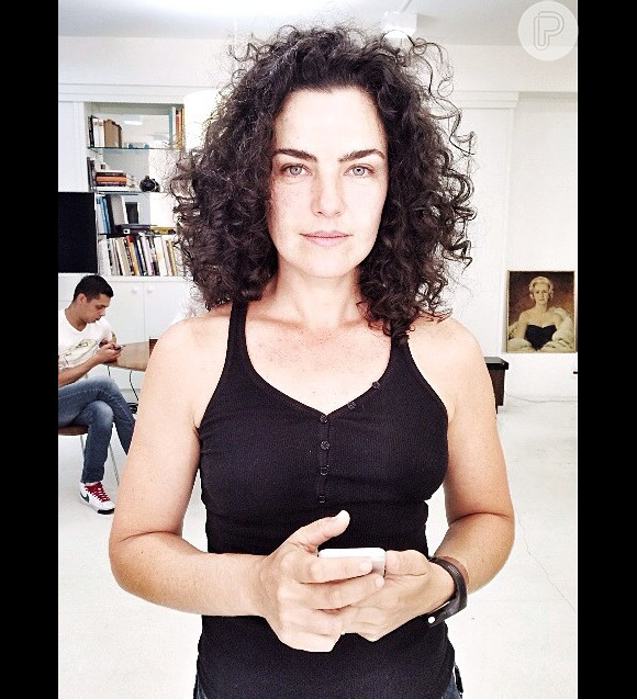 Ana Paula Arósio é sondada pela TV Globo para ser a vilã da novela 'Lady Marizete'. A informação é da colunista Regina Rito, do jornal 'O Dia' (14 de junho de 2014)