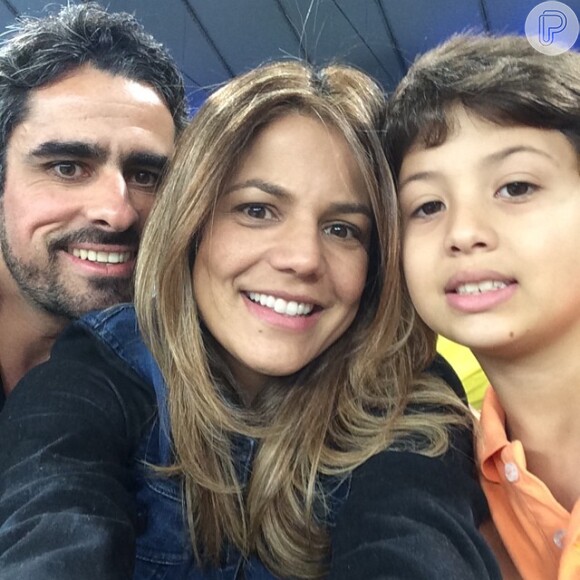 Nivea Stelmann vai com o filho Miguel e o marido, Marcus Rocha, ao estádio do Maracanã, no Rio, para assisitir partida entre Argentina e Bósnia