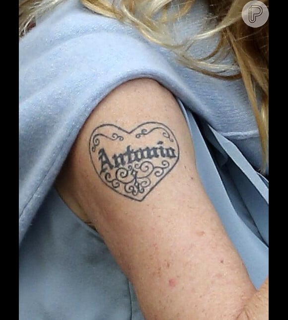 Melanie Griffith tem uma tatuagem com o nome de Antonio Banderas