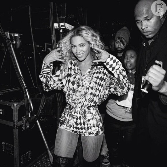 Depois de viajar pelo mundo com a turnê 'Mrs. Carter', Beyoncé vai mostrar os bastidores e shows em minissérie da HBO