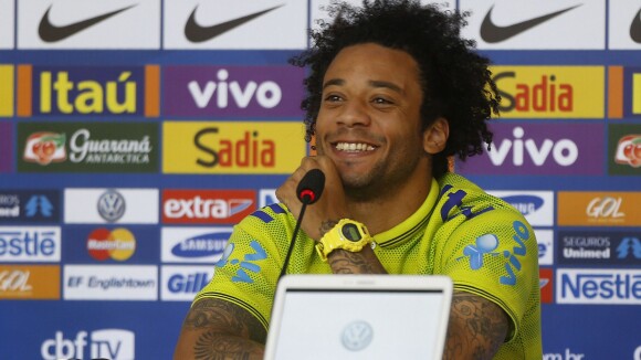 Copa 2014: Marcelo rebate crítica de Zico sobre emoção no hino. 'Não atrapalha'