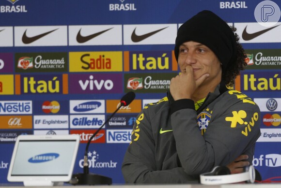 David Luiz também participou da coletiva e falou sobre Neymar: 'É um grande jogador, resgatou essa magia do jogador brasileiro. Mas é mais um jogador da Seleção que não tem que levar a responsabilidade sozinho de ser o melhor de todos os jogos'