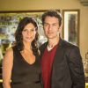 Verônica (Helena Ranaldi) pede que Laerte (Gabriel Braga Nunes) pare de flertar com Lívia (Louise D'Tuani), na novela 'Em Família'