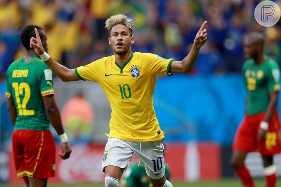 Neymar faz dois gols no jogo do Brasil contra Camarões: 'Muito feliz'