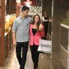 Vinícius Bonner passeou com a namorada, Carolina Figueiredo, no Shopping Rio Design, na Barra da Tijuca, nesta segunda-feira, 30 de junho de 2014