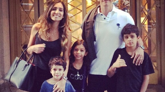 Márcio Garcia curte férias com a mulher, Andrea Santa Rosa, e os 4 filhos em NY