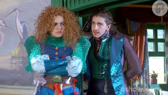 Gina (Paula Barbosa) e Ferdinando (Johnny Massaro) se preocupam com a segurança de Juliana (Bruna Linzmeyer) em 'Meu Pedacinho de Chão'