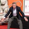 Robert De Niro recebe homenagem e deixa as marcas dos seus pés e das suas mãos em frente ao Chinese Theatre, em Hollywood, em 4 de fevereiro de 2013