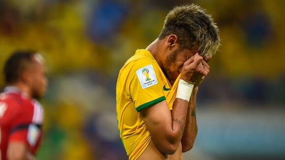 Neymar sofre fratura na vértebra e está fora da Copa do Mundo: 'Tristeza'