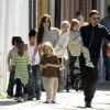 Angelina Jolie e Brad Pitt ficarão oito semanas em Malta com os seis filhos
