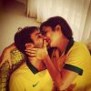Ivete Sangalo está curtndo os jogos do Brasil ao lado da família em casa