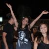 Anitta vai a churrascaria com amigos no Rio de Janeiro e esbanja simpatia na noite desta quarta-feira, 9 de julho de 2014